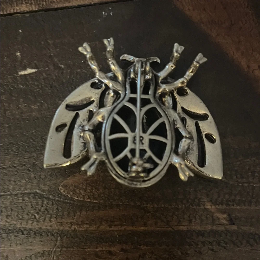 Bee Brooch with Black and White crystal Stripes - Picture 2 of 3